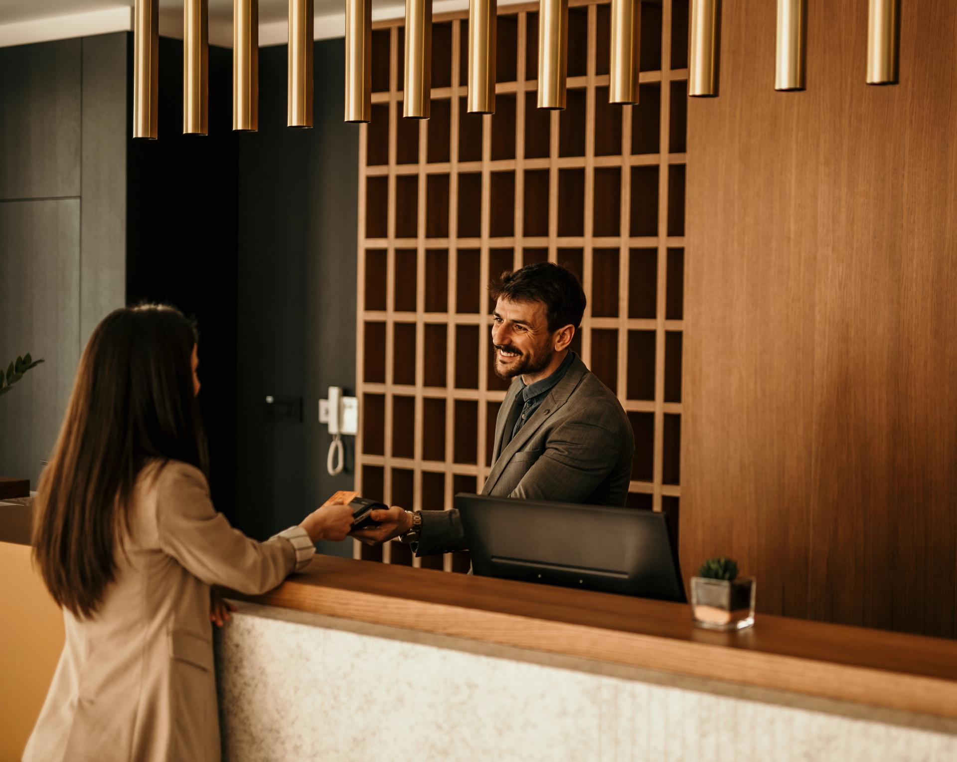 Hotel & Transfers