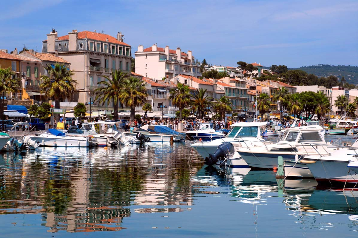 A Stroll in Bandol & Wine Tasting