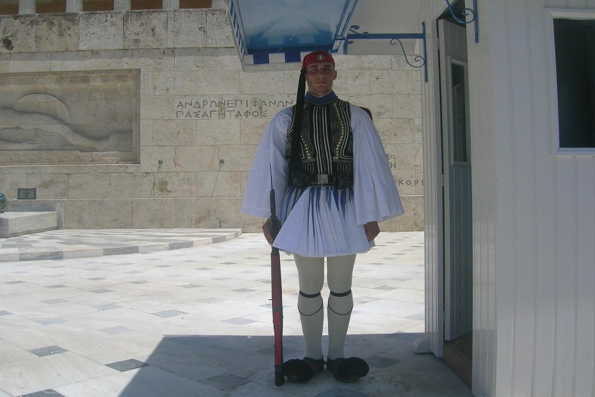 Athens, Acropolis & Archaeological Museum with Lunch (Tour & Airport Transfer)