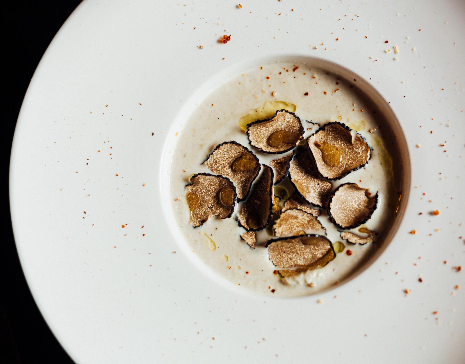 TRUFFLE HUNT & GOURMET LUNCH AT ROYAL CHÂTEAU CAZENEUVE