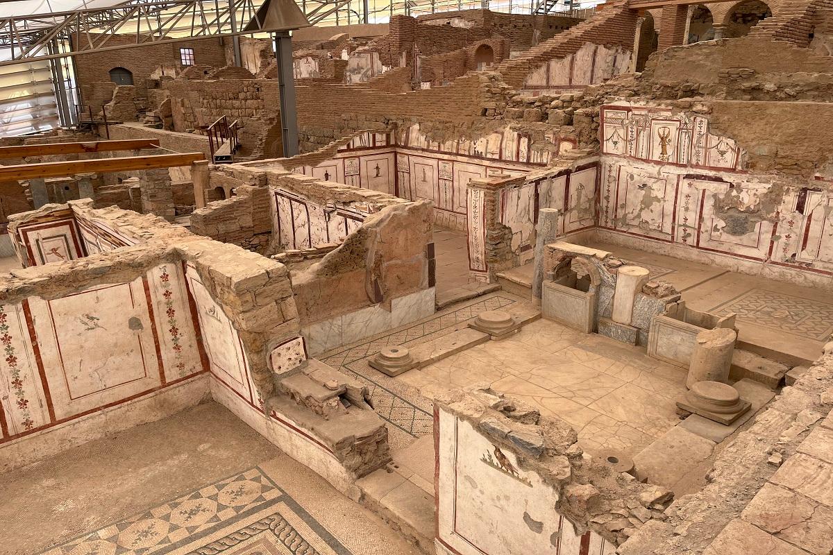 Ephesus & Terrace Houses with an Expert Archaeologist