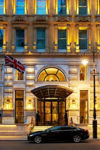 GRANDE HOTEL: CORINTHIA HOTEL LONDON