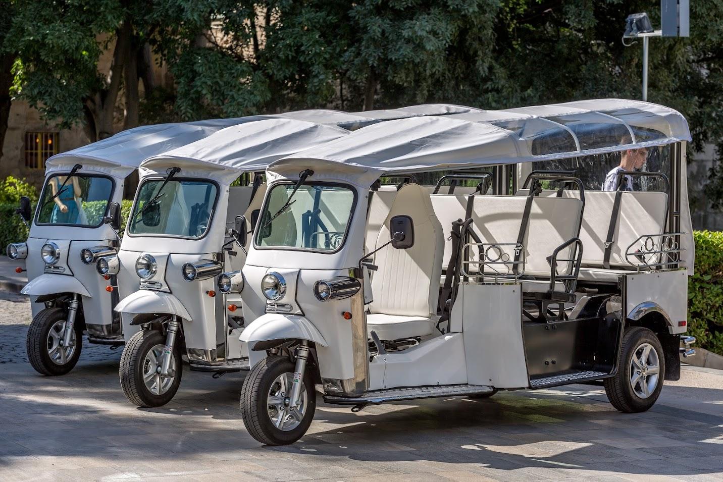 Split via Tuk Tuk