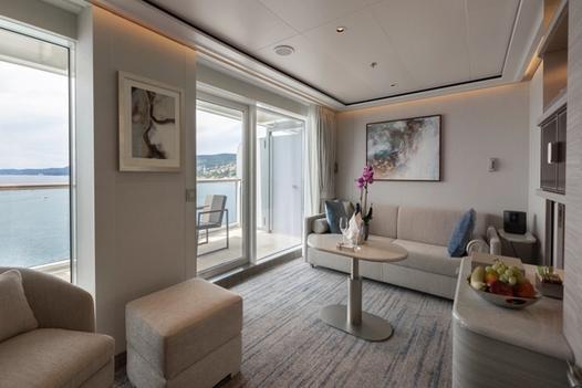 Silver Ray - Medallion Suite