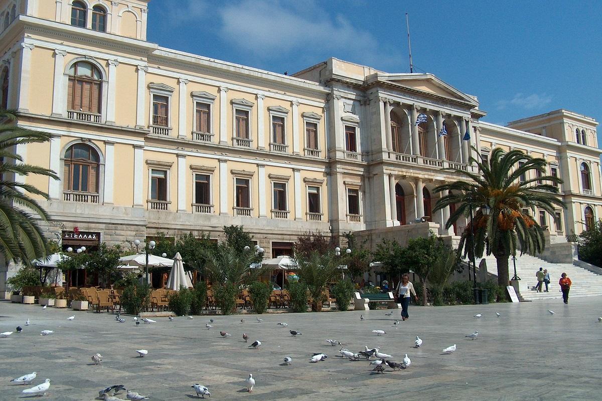 Neoclassical Ermoupolis on Foot