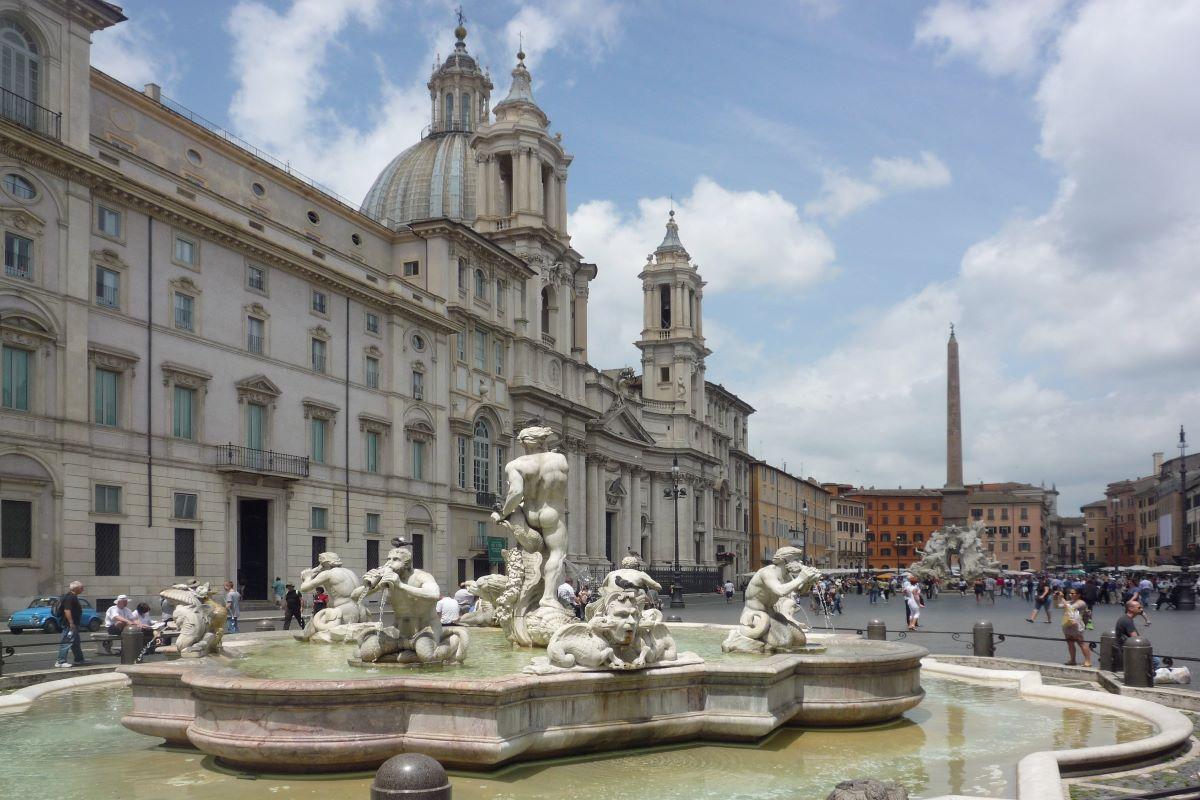 Roman Treasures with Lunch (Tour & Airport Transfer)