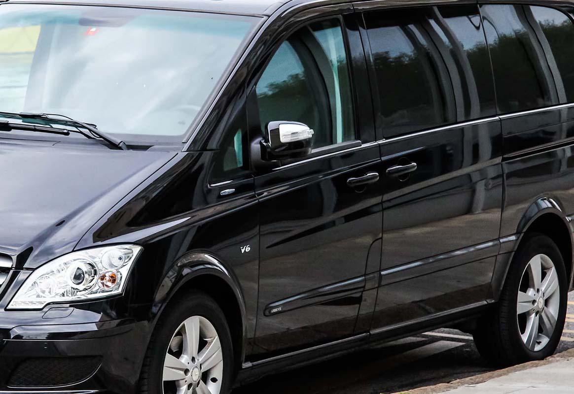Silver Shore Privato: Private Van & Guide (Full Day)