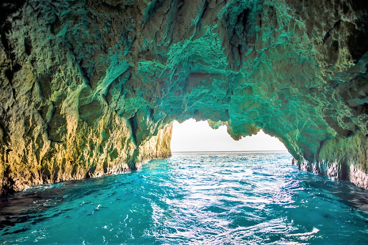 Blue Cave & Vis Island by Speedboat