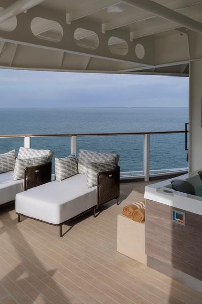 Silver Ray Otium Suite