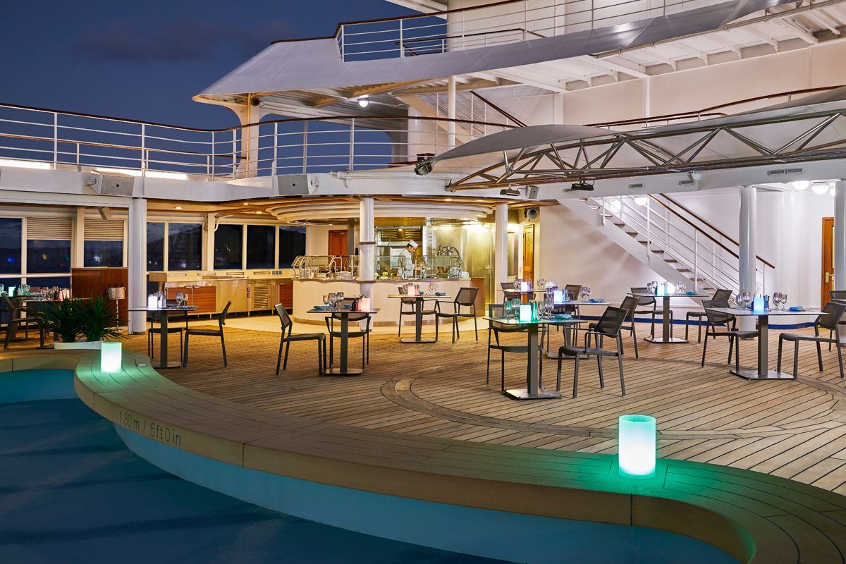 Cruise from Papeete (Tahiti) to Papeete (Tahiti) - WH270117007