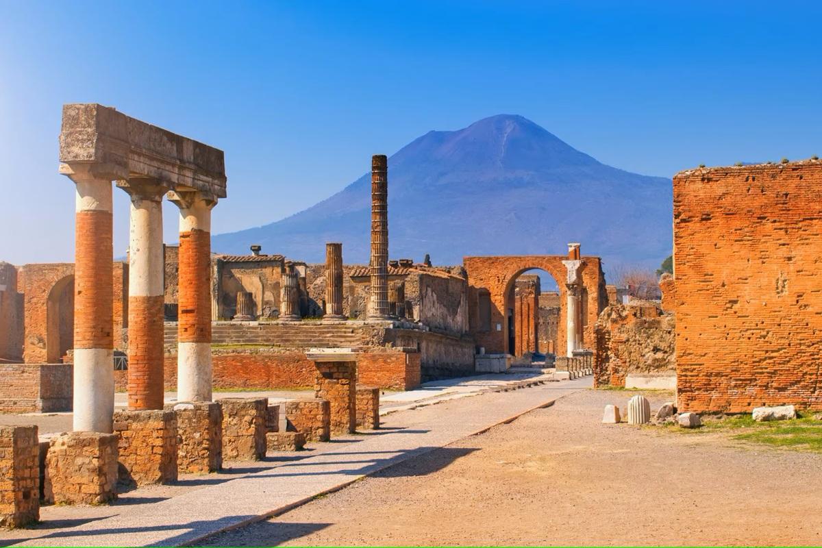 Ancient Pompei & Lunch of Roman Era