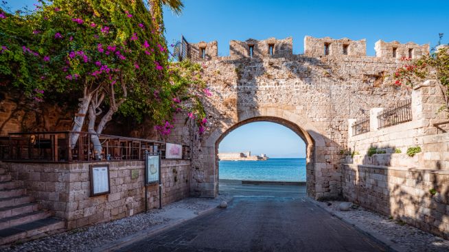 Lavrion (Athens) to Athens (Piraeus)