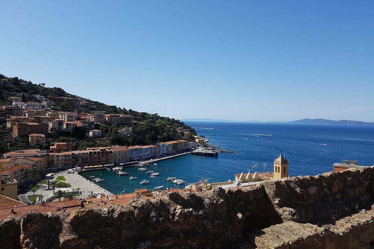 Porto Santo Stefano & Fortress on Foot