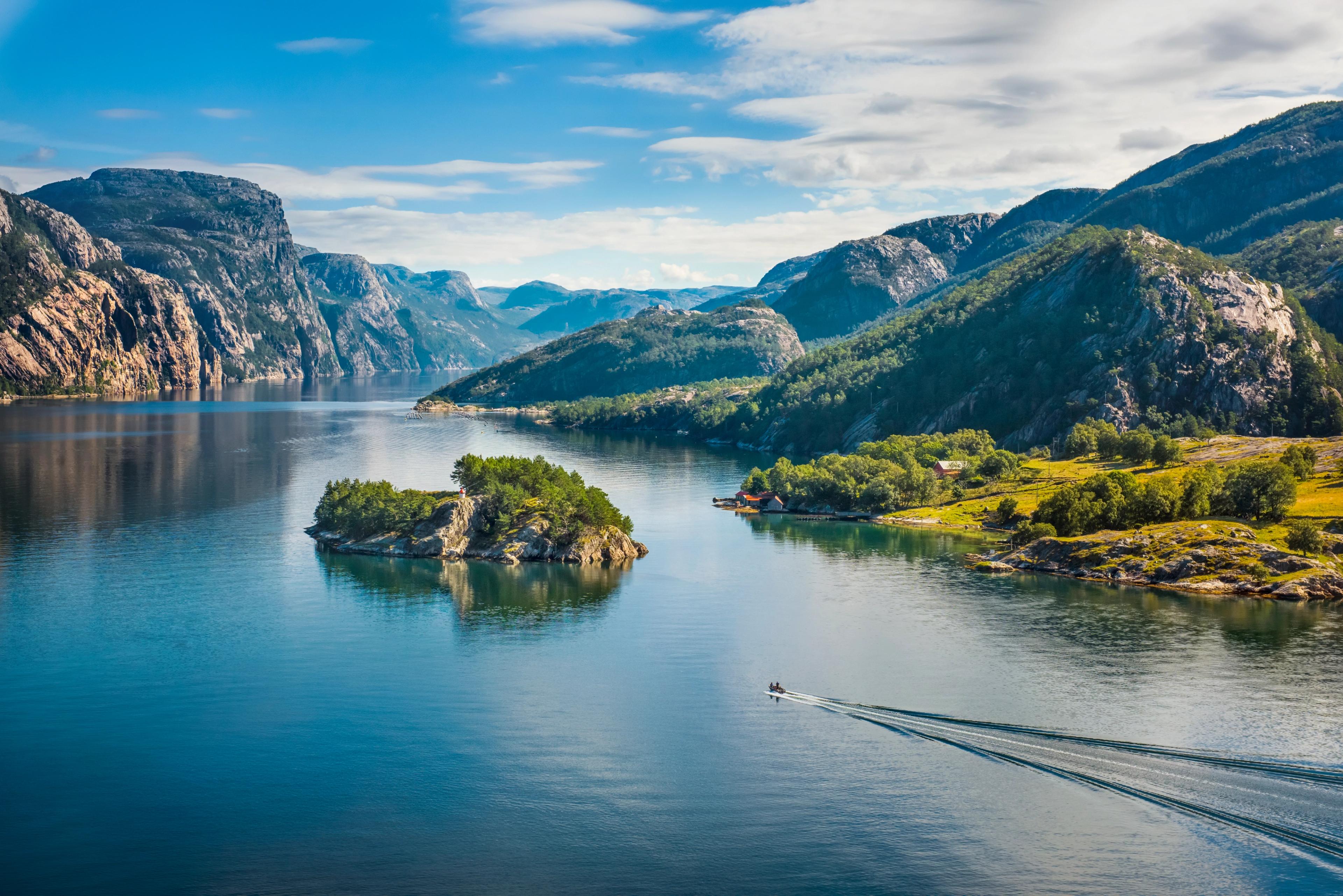 A myriad of magic,
mystery and midnight sun