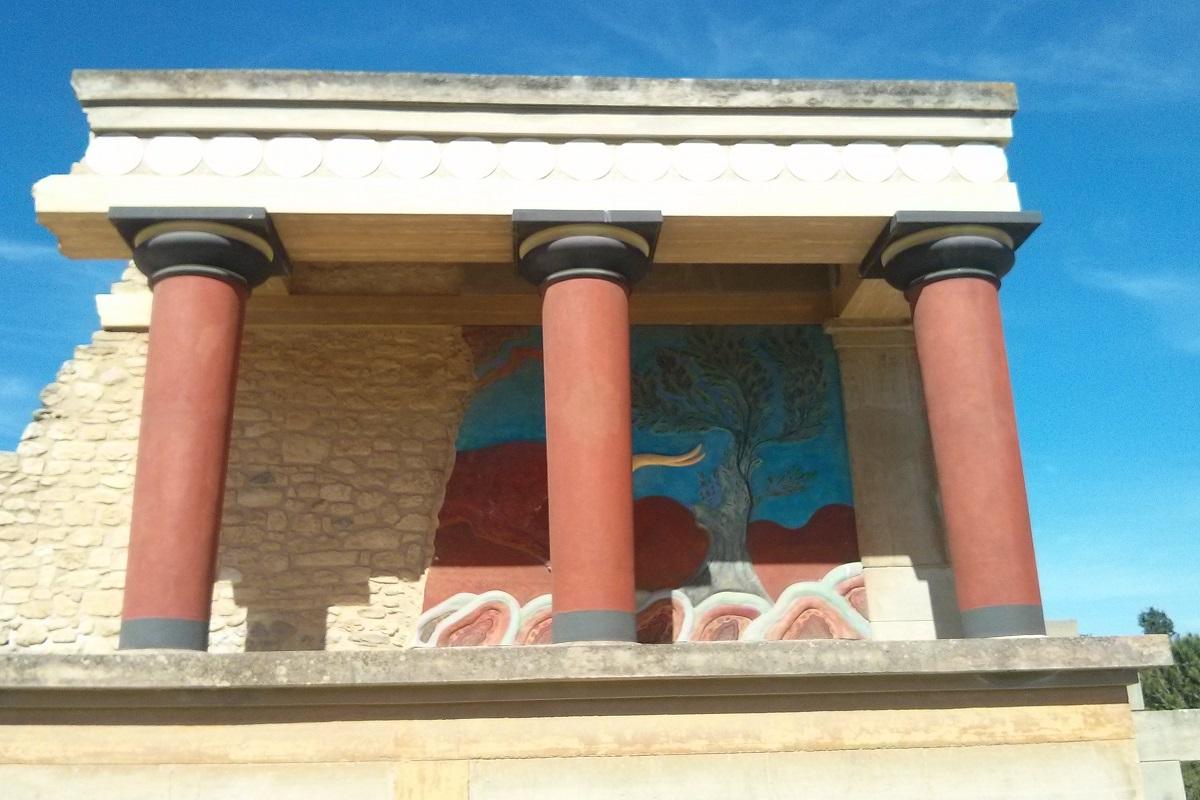 Palace of Knossos & Archaeological Museum