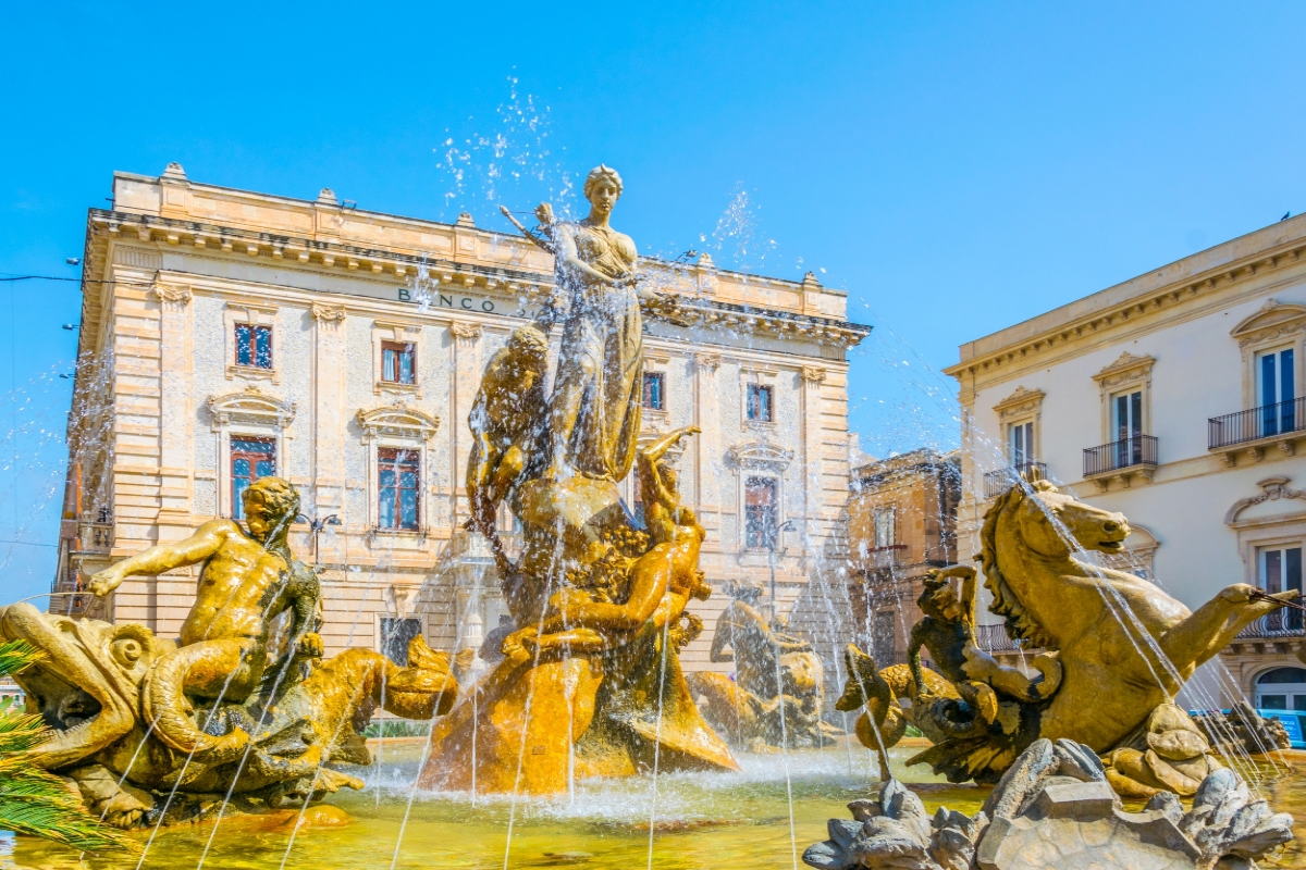 Ortygia Island Stroll & Boat Exploration