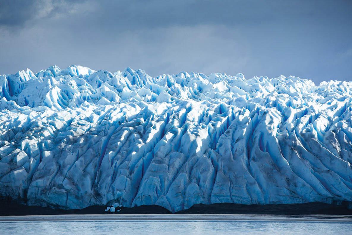 Cruising Pio XI Glacier