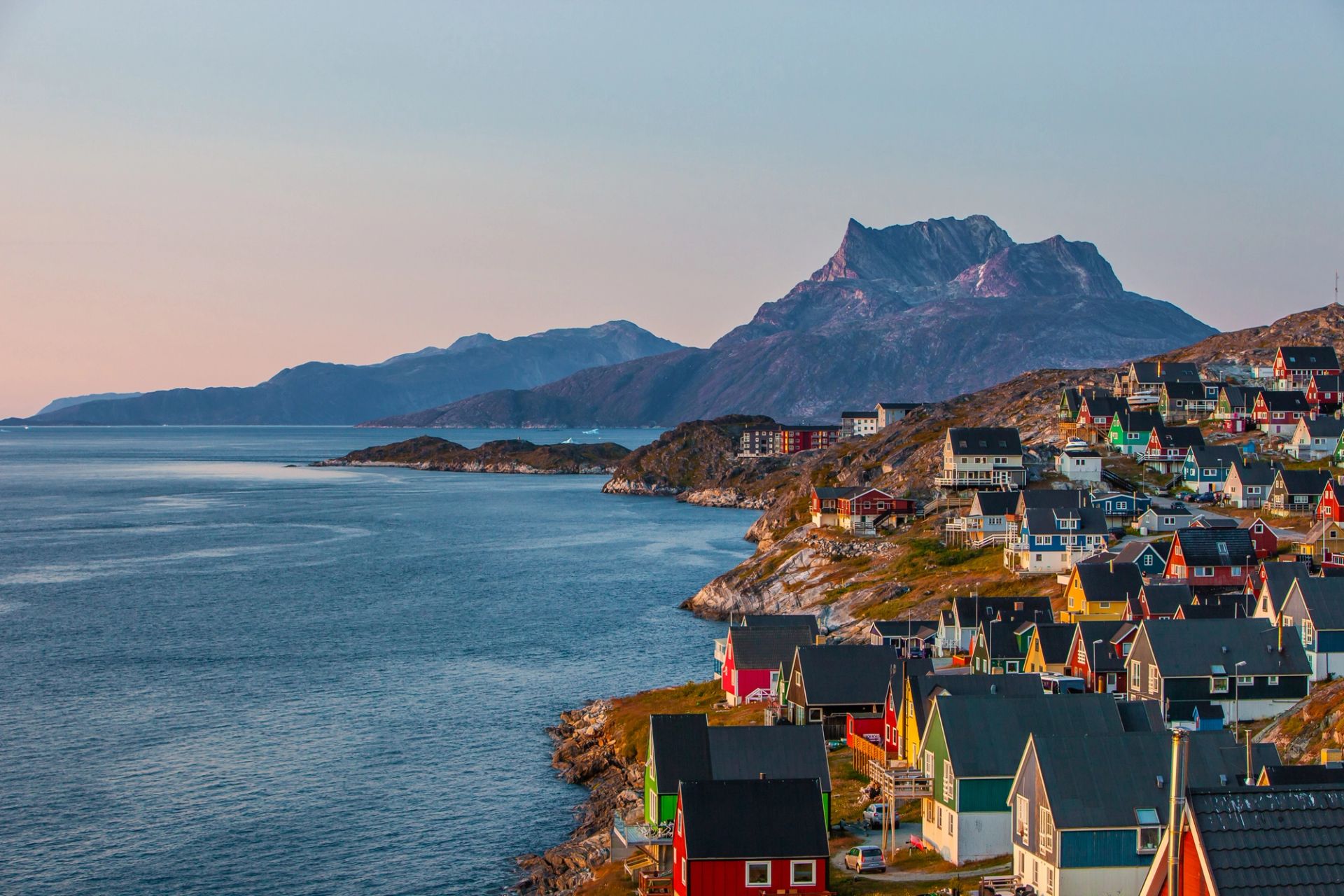 Nuuk (Godthab) a Iqaluit (Nunavut)
