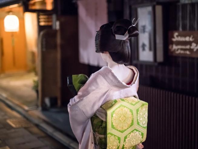 GEISHAS AND EMPERORS: THE MYSTERIES OF JAPAN 