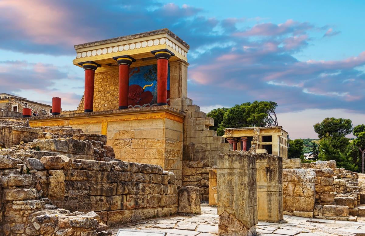 Palace of Knossos & Heraklion Archeological Museum with Lunch