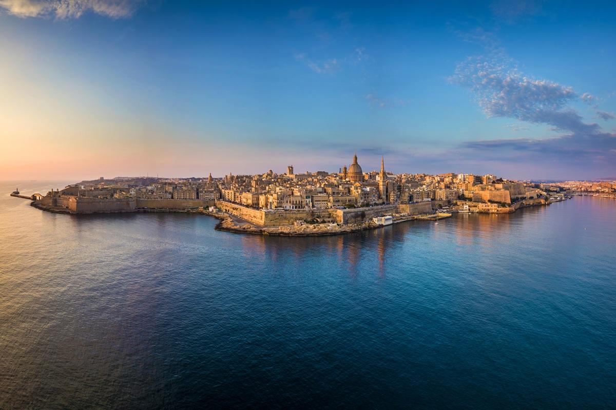 A Night in Valletta: Iconic Sights & Local Tastes