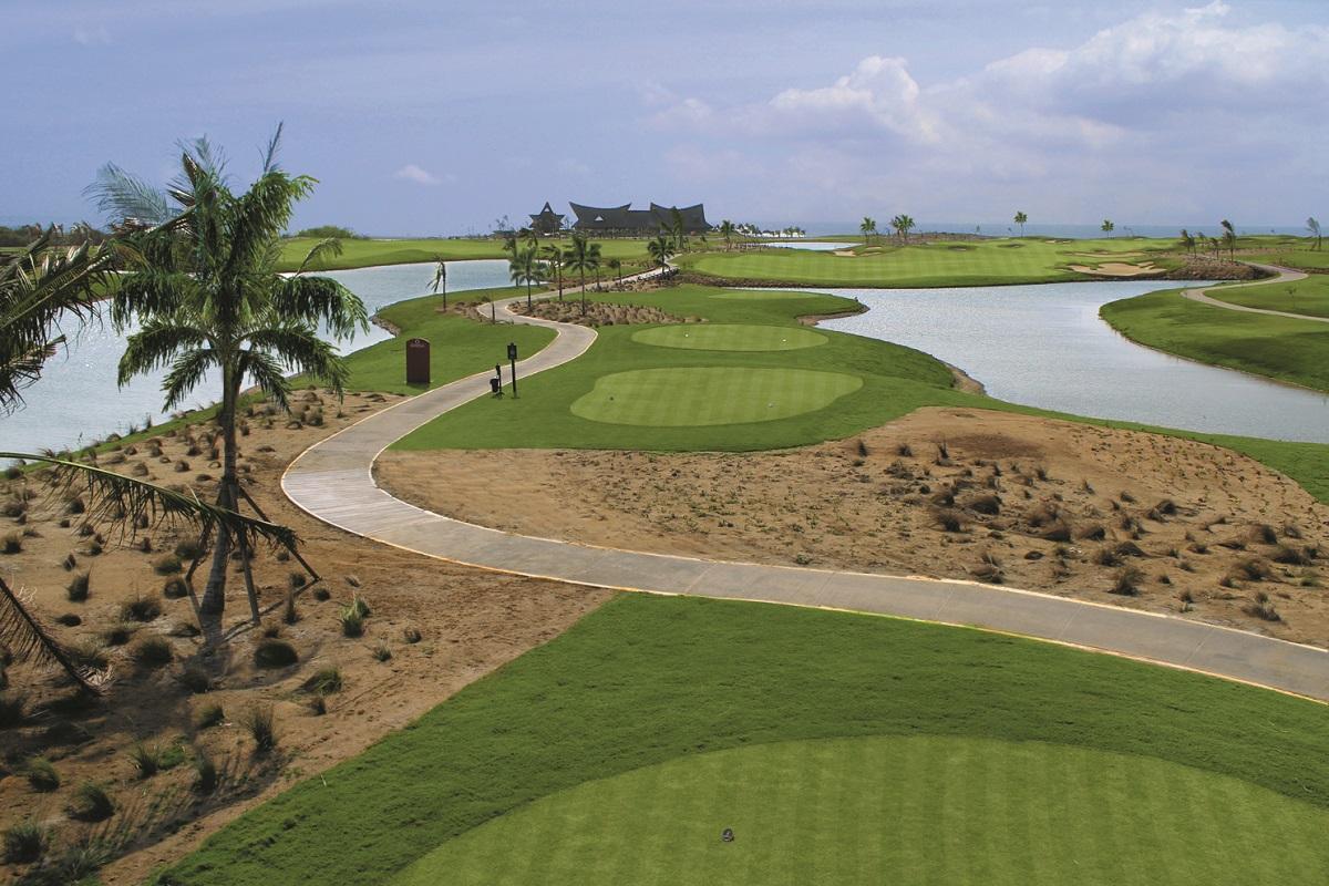 Golf at Karibana Beach Resort (18 holes)