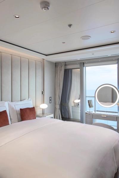Silver Nova Master Suite