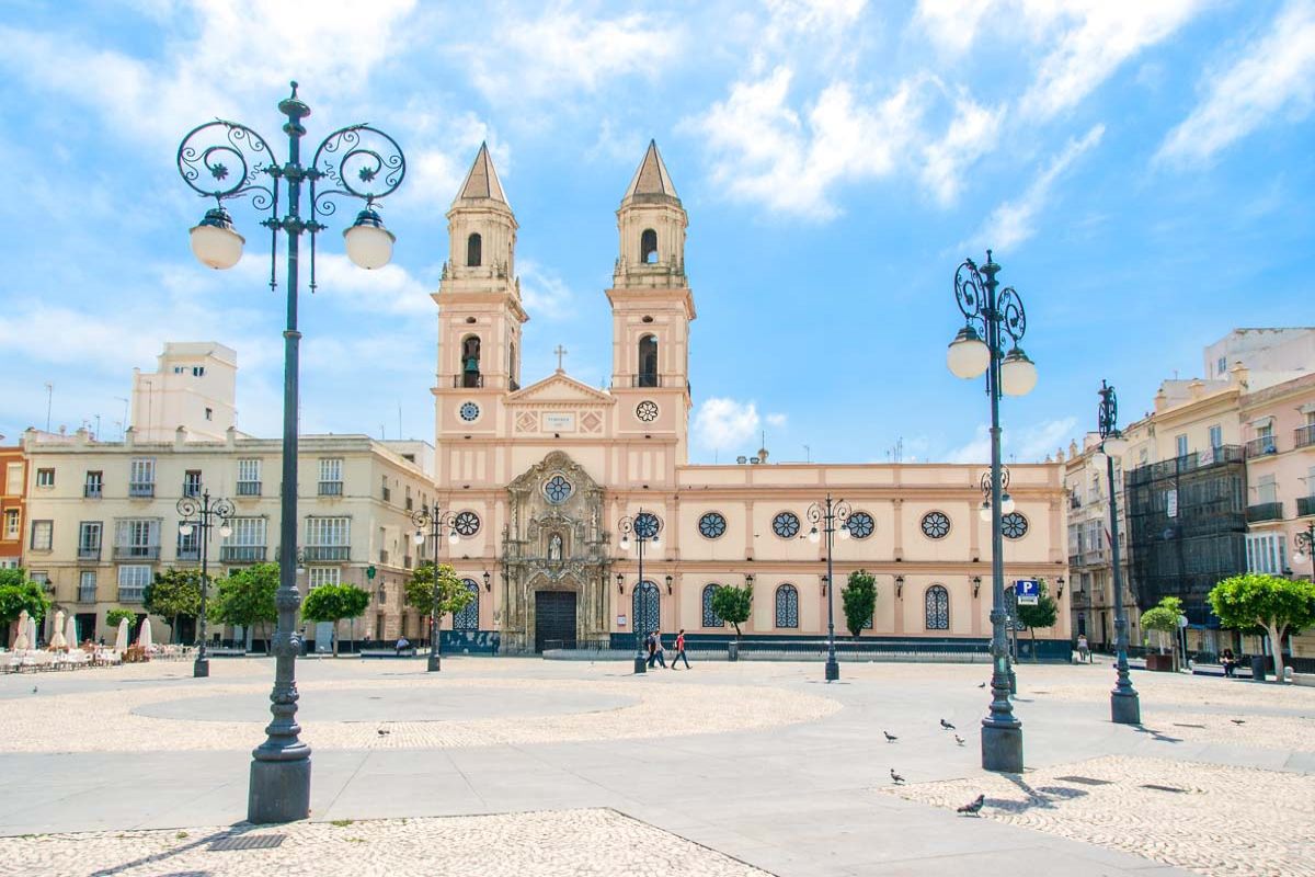 A Guided Stroll in Cadiz