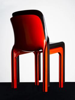 Vico Magistretti, Stapelstuhl „Selene“, 1969, Sammlung Museum für Kunst und Gewerbe Hamburg, Foto: Hans Hansen, © Museum für Kunst und Gewerbe Hamburg, © Fondazione Vico Magistretti