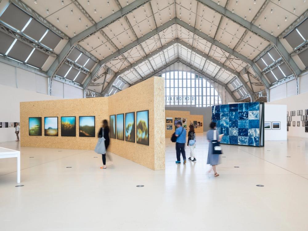 Ausstellungsansicht »Currency. Photography beyond Capture«, 2022 © Deichtorhallen Hamburg, Foto: Henning Rogge