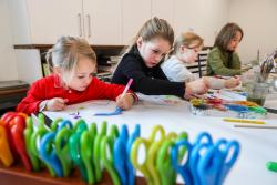 Kinder werden kreativ im Offenen Atelier (jeden 1. Sonntag im Monat) des Bucerius Kunst Forums