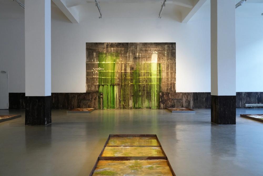 Installationsansicht: Melike Kara – Whispers, Kunsthaus Hamburg 2026, Foto: Jaewon Kim