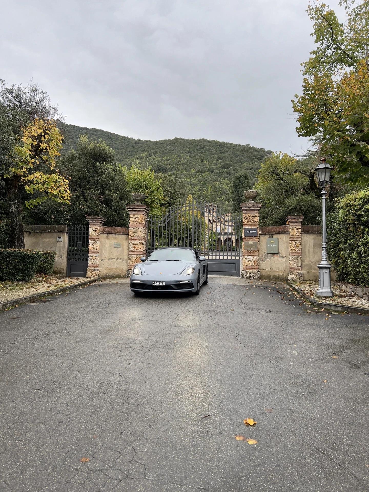 Location Porsche GTS : une expérience de conduite dynamique