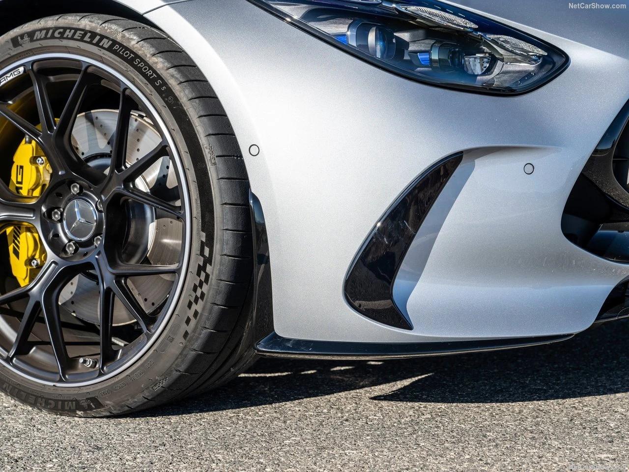 Location Mercedes-AMG GT63 en Suisse avec Astral Motorclub