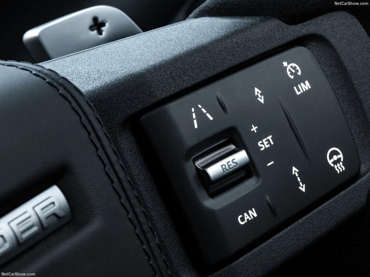Location de Land Rover Defender avec chauffeur à Genève.