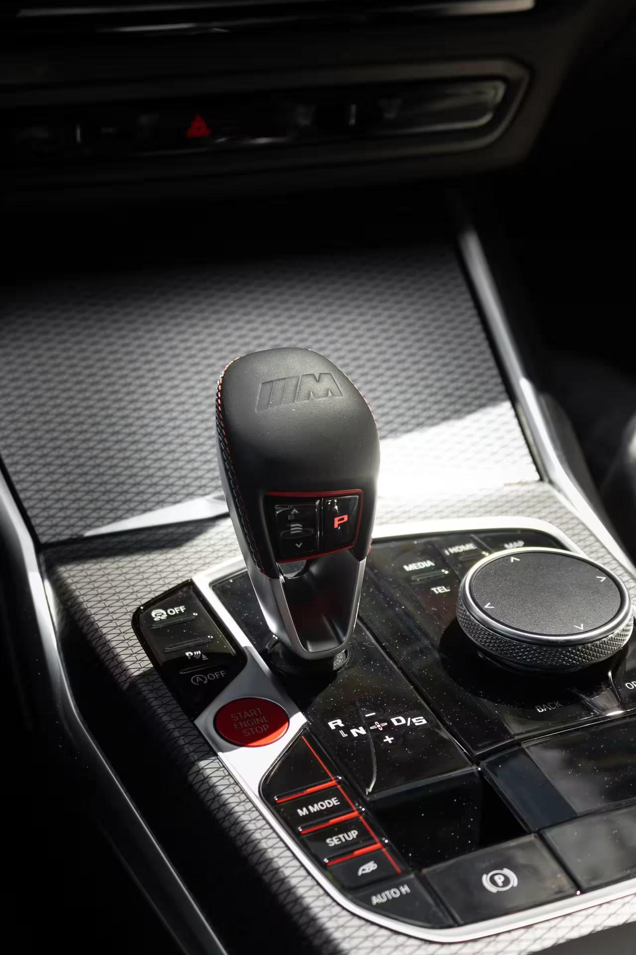 Louer une BMW M2 en Suisse pour un plaisir de conduite inégalé et des performances hors normes