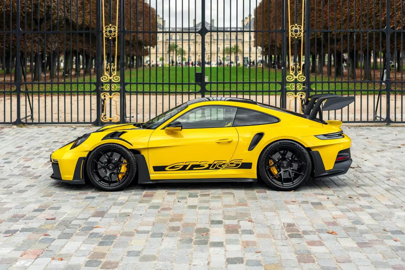 Porsche 911 GT3 RS vue de profil à Genève