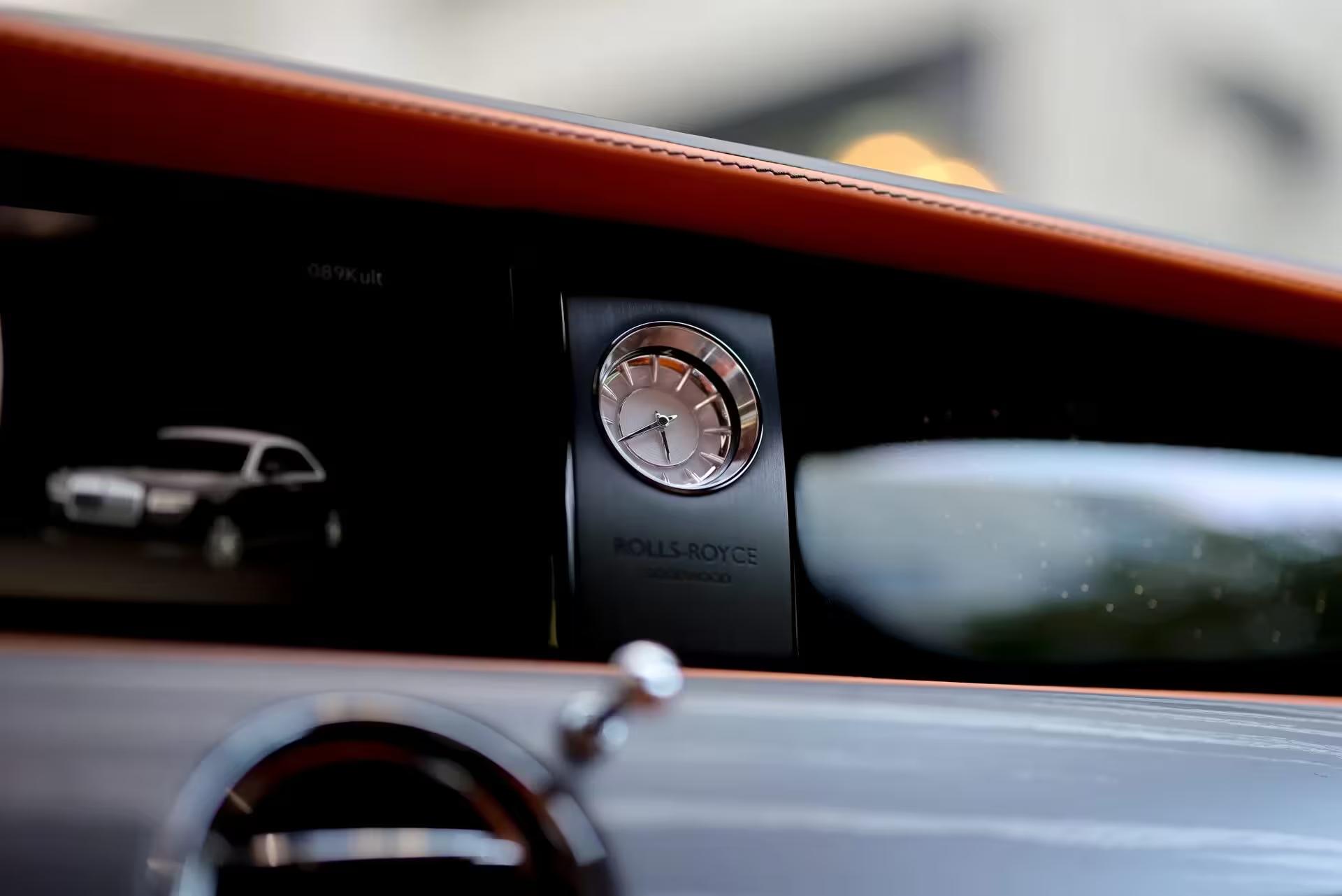Rolls Royce Ghost – L’Horloge Rolls-Royce : Un Bijou d’Artisanat