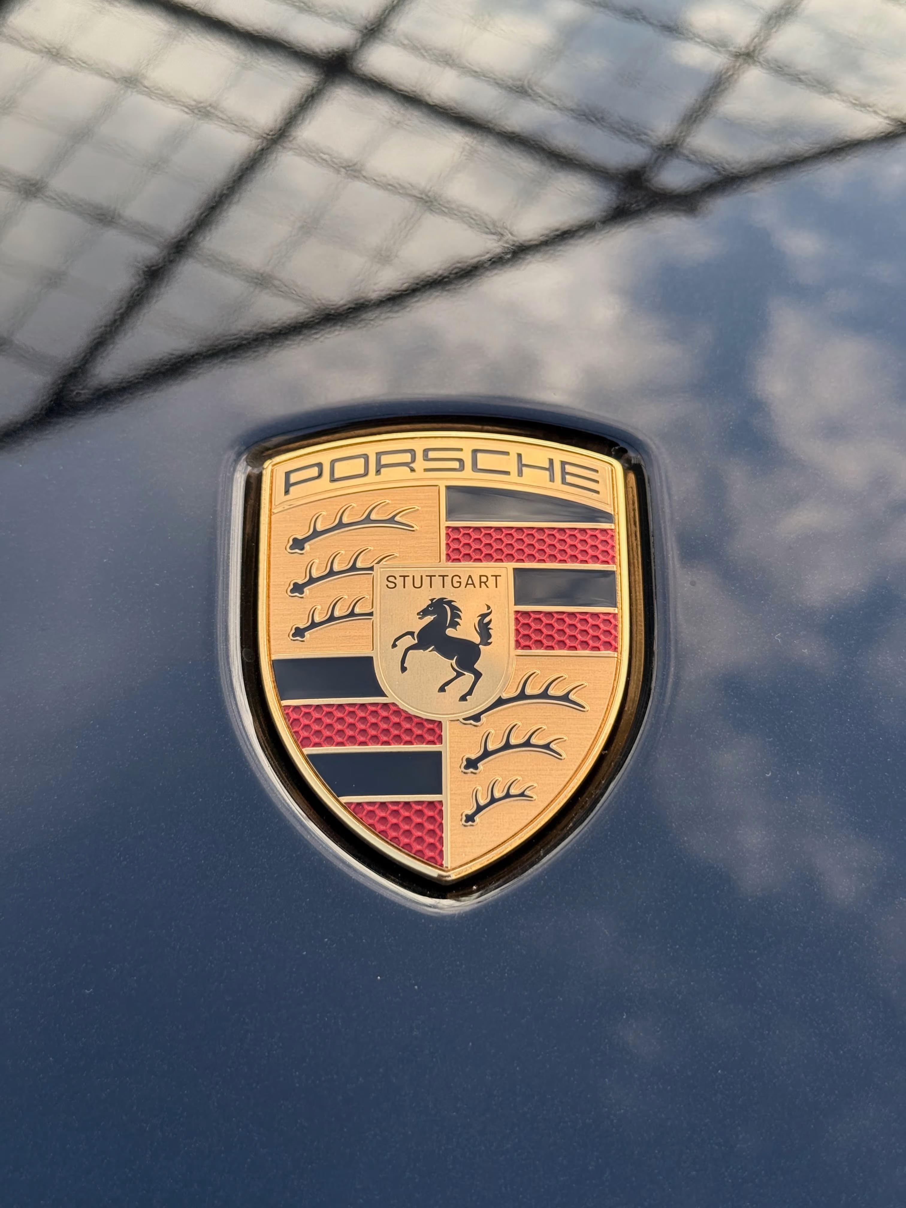 Location Porsche 911 GTS, le summum de la technologie et de la sportivité sur route ouverte