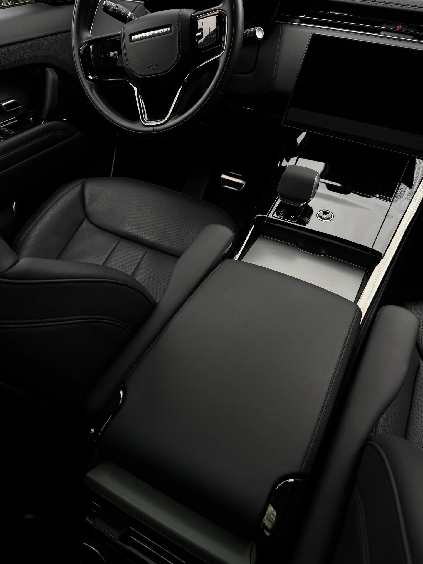 Location Range Rover Sport P460e en Suisse avec Astral Motorclub