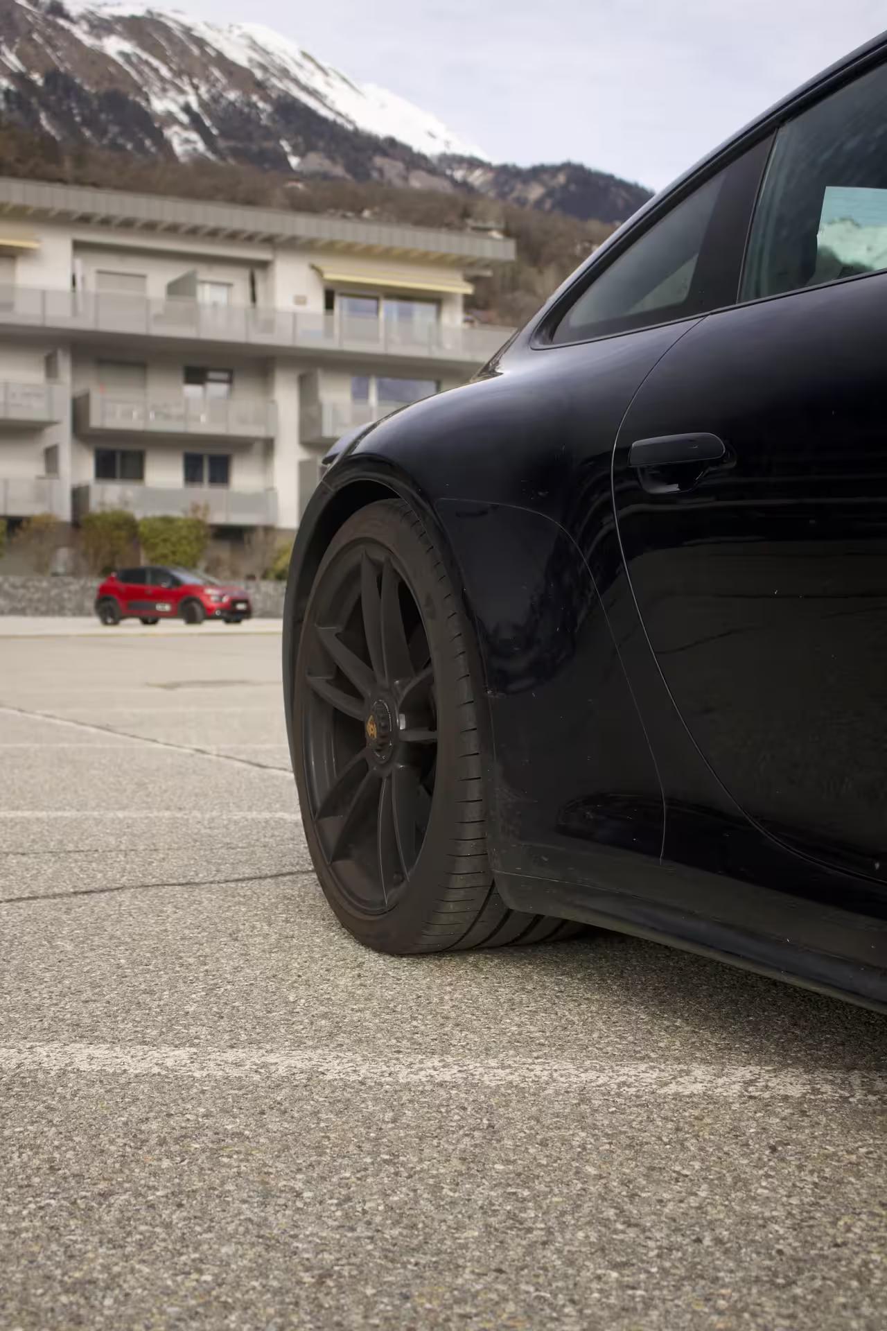 Porsche 911 Carrera 4 GTS en location à Genève – Astral Motorclub