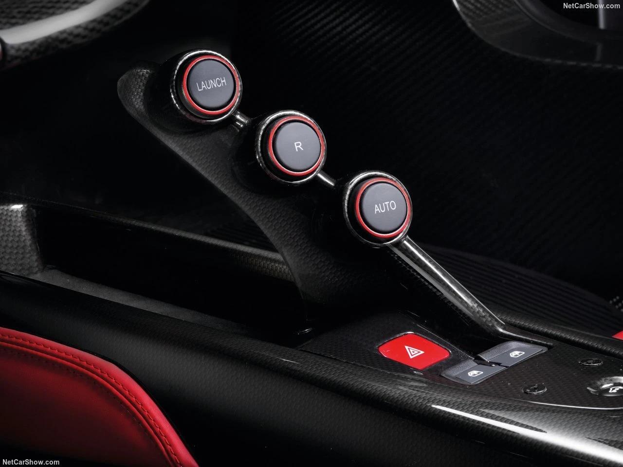 Ferrari LaFerrari en location, une icône de performance et de prestige