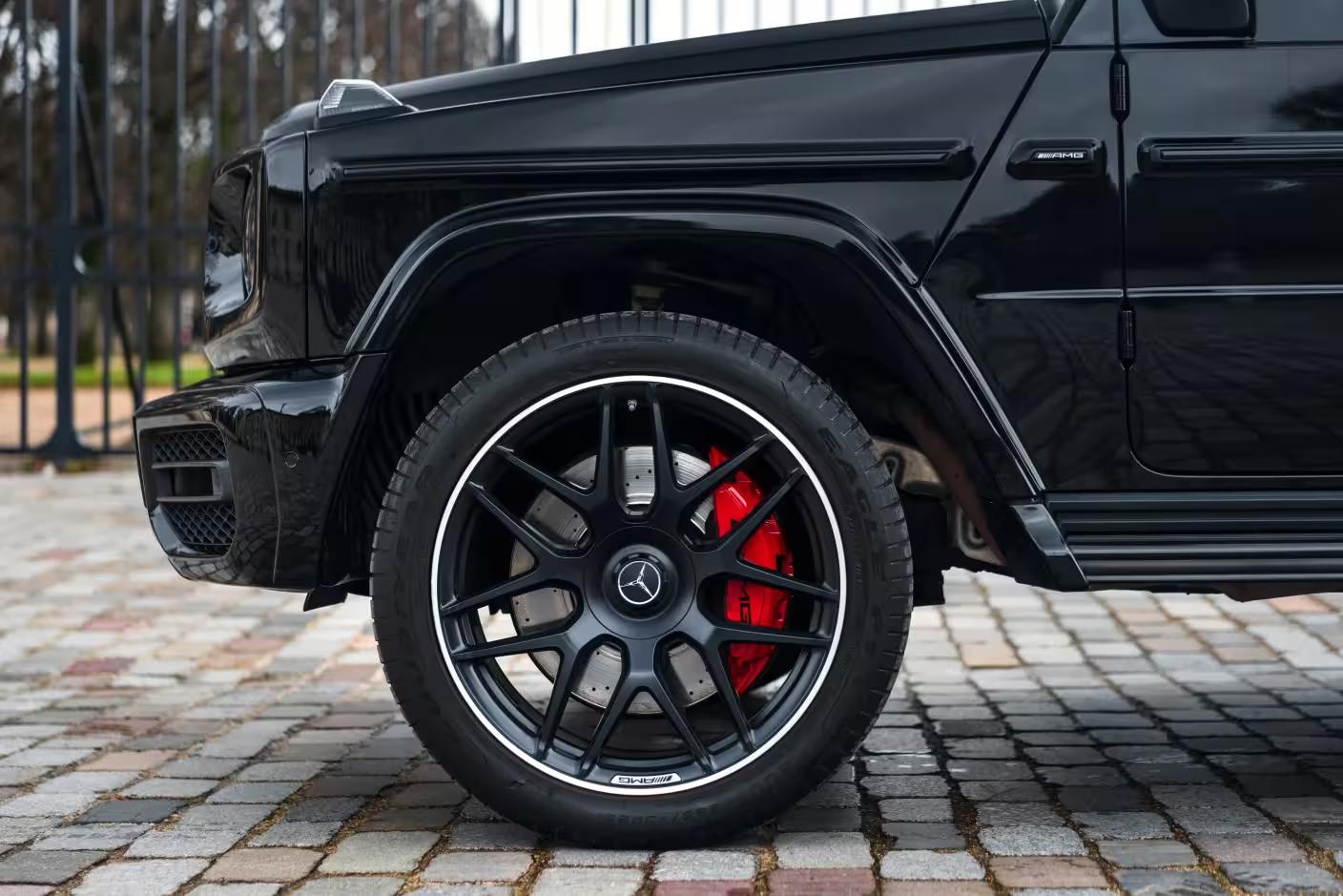 Location Mercedes G63 AMG en Suisse : un tout-terrain de luxe aux capacités remarquables