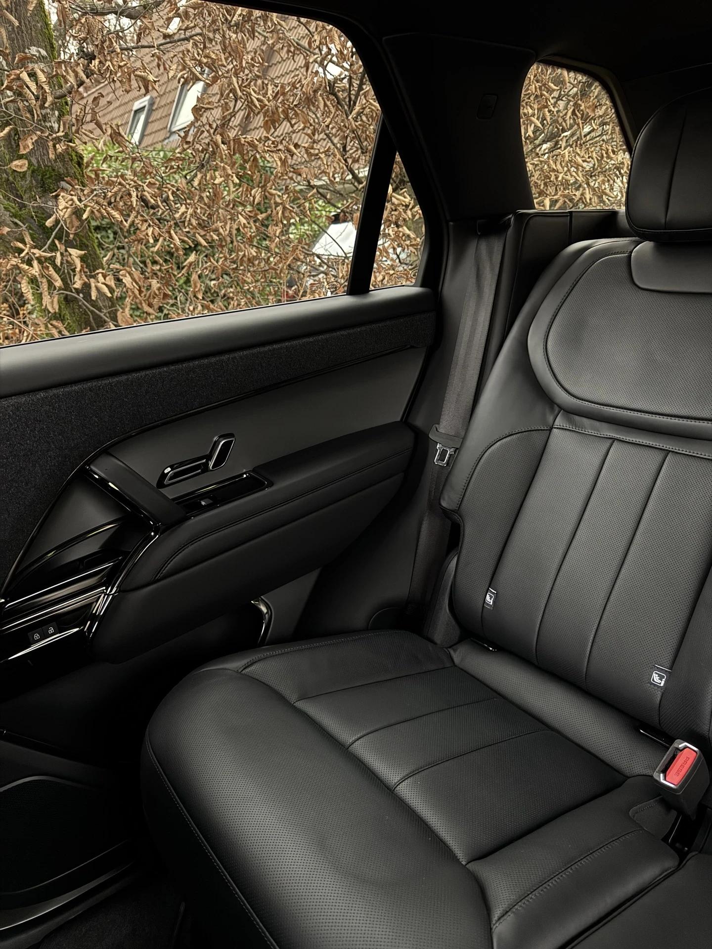 Location de Range Rover Sport en Suisse pour un voyage tout-terrain exclusif