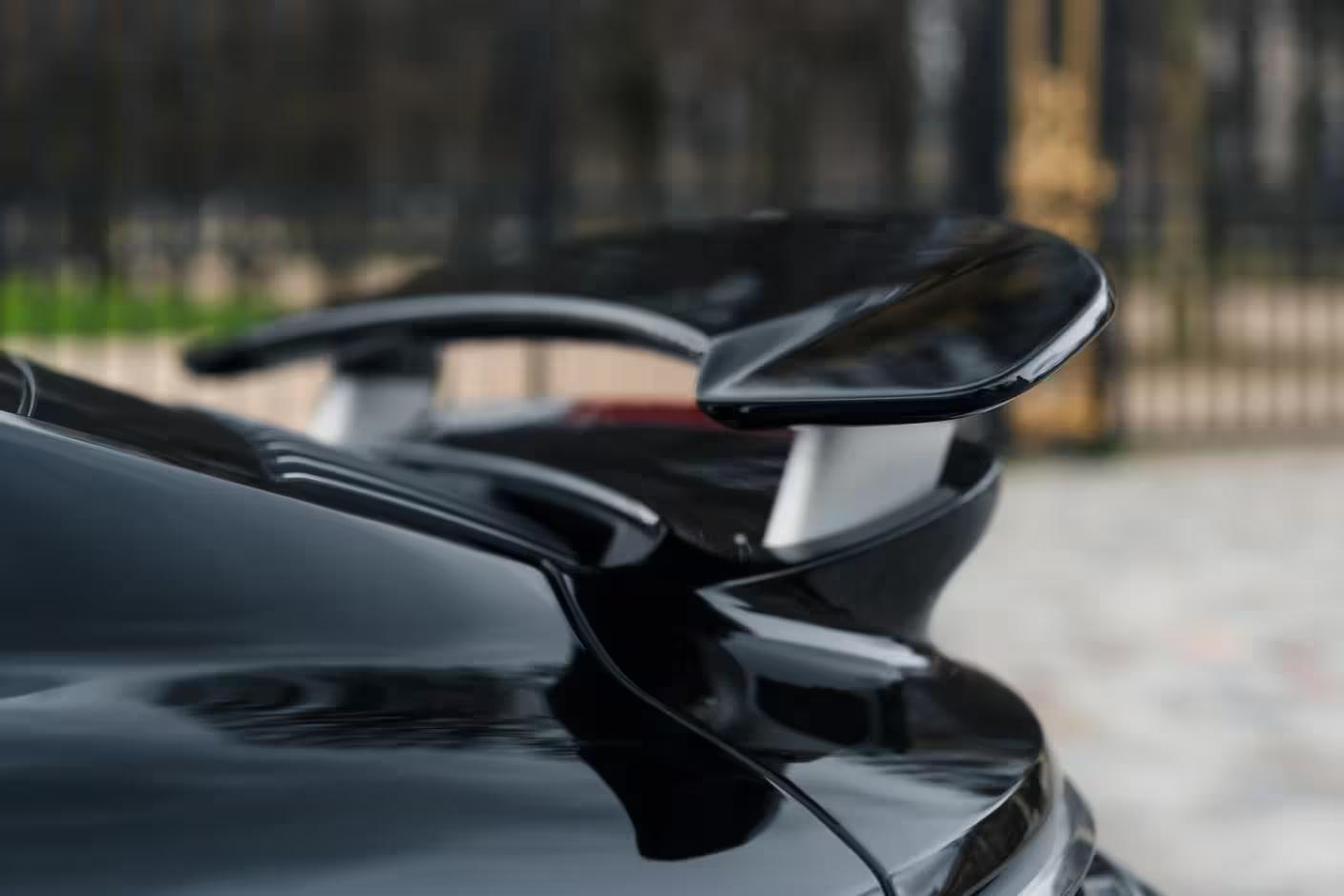 Porsche 911 Turbo S – Aérodynamisme Actif avec Aileron Adaptatif