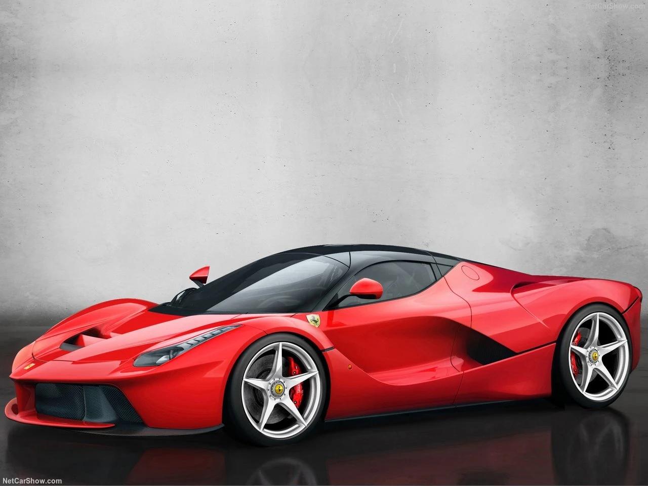 Ferrari hypercar disponible en location partout en europe