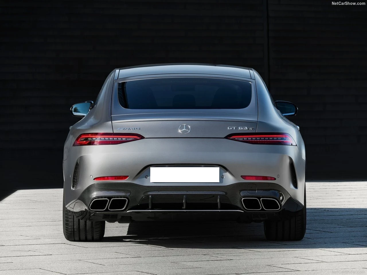 Location Mercedes GT63S en Suisse avec Astral Motorclub