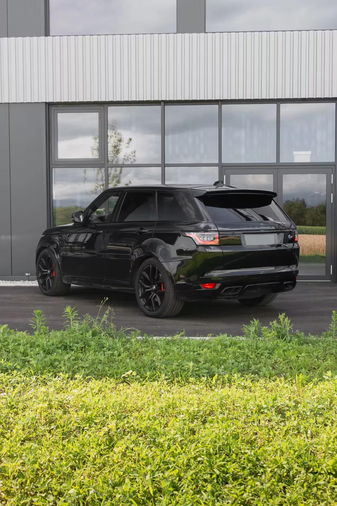 Range Rover Sport SVR – Un système d’échappement SVR exclusif