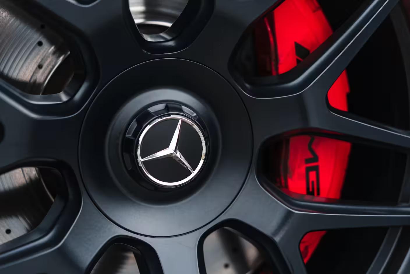 Location Mercedes-AMG G63 noir en Suisse avec Astral Motorclub