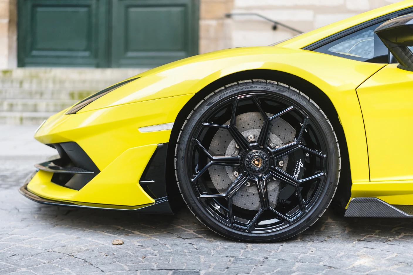 Location de supercar VIP – Lamborghini Aventador SVJ disponible immédiatement